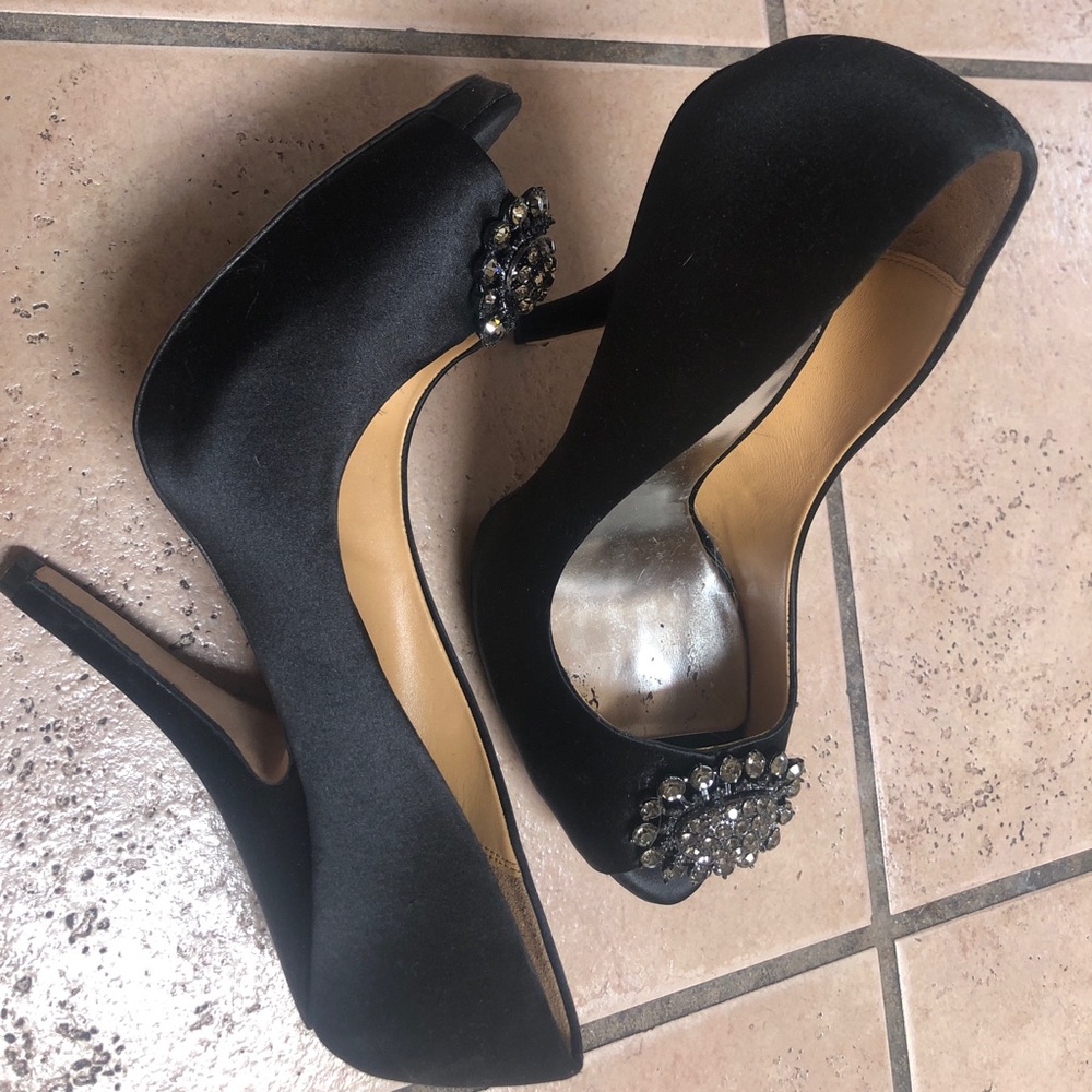 Badgley Mischka satin heels